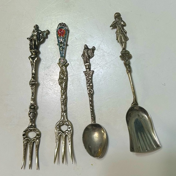Vintage sugar spoon and olive fork lot of 4 - Picture 1 of 7